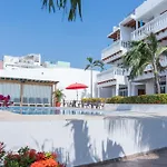 hotel 3 banderas Manzanillo del Mar