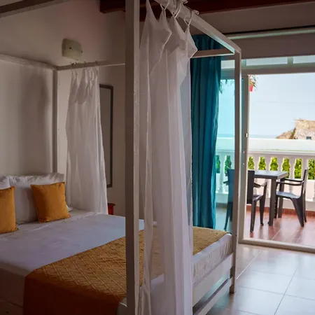 Hotel 3 Banderas Manzanillo Del Mar Cartagena
