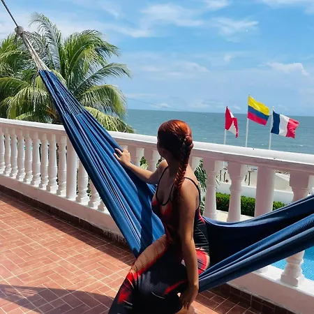 3 Banderas Manzanillo Del Mar