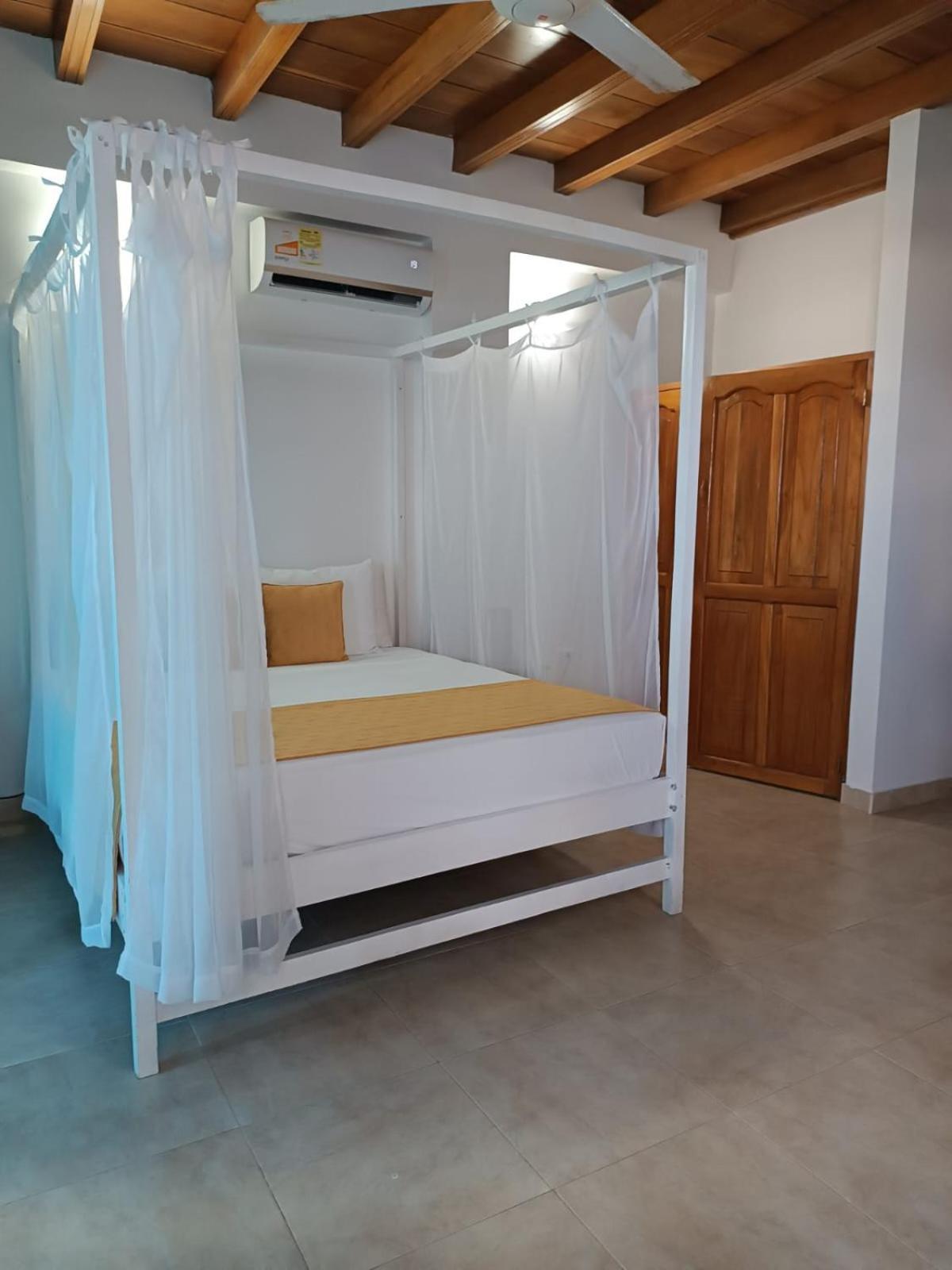 Hotel 3 Banderas Manzanillo Del Mar Cartagena