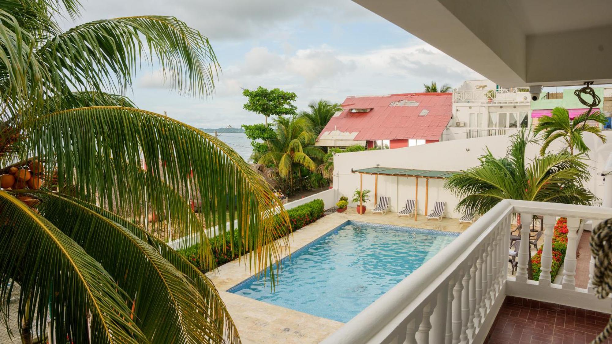 3 Banderas Manzanillo Del Mar